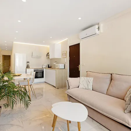Center Apartment *
