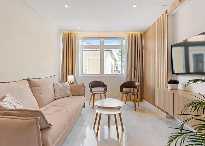 Center Apartment *